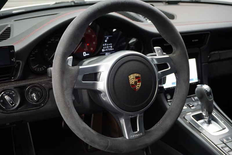 ポルシェ 911(Type991.1) 911Carrera GTS GTSカーマインレッドインテリア＆カーボンインテリア フロント＆Bカメ 中古車 中古車