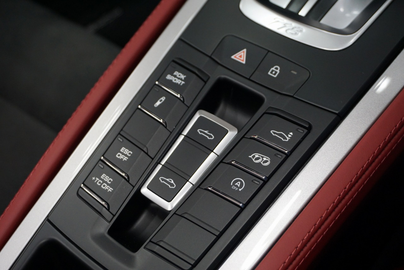 ポルシェ 718スパイダー 718Spyder PDK スパイダークラシックインテリア LEDヘッドライト  中古車