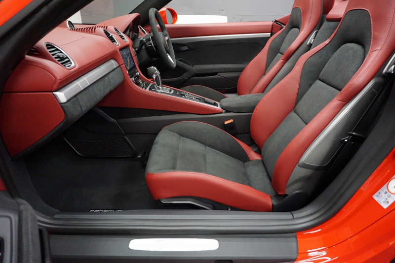 ポルシェ 718スパイダー 718Spyder PDK スパイダークラシックインテリア LEDヘッドライト  中古車