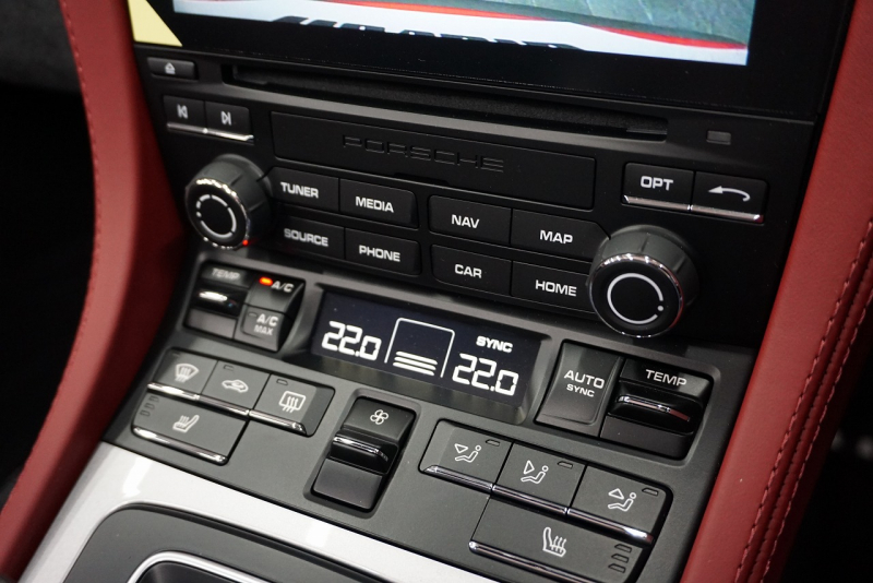 ポルシェ 718スパイダー 718Spyder PDK スパイダークラシックインテリア LEDヘッドライト  中古車