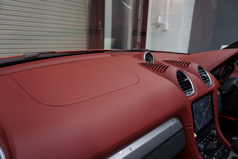 ポルシェ 718スパイダー 718Spyder PDK スパイダークラシックインテリア LEDヘッドライト  中古車