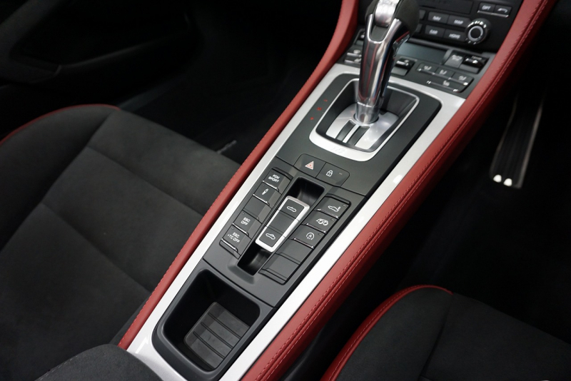 ポルシェ 718スパイダー 718Spyder PDK スパイダークラシックインテリア LEDヘッドライト  中古車