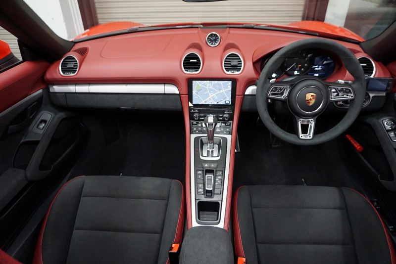 ポルシェ 718スパイダー 718Spyder PDK スパイダークラシックインテリア LEDヘッドライト  中古車