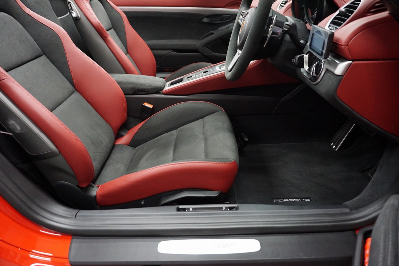 ポルシェ 718スパイダー 718Spyder PDK スパイダークラシックインテリア LEDヘッドライト  中古車