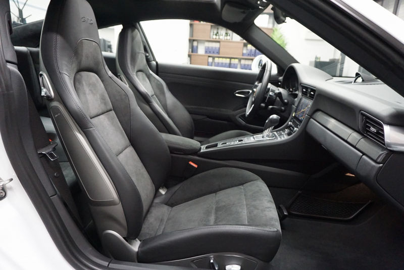 ポルシェ 911(Type991.2) 911(Type991.2) 2018y 911Carrera GTS 左H サンルーフ  パークアシスト＆Bカメラ  中古車