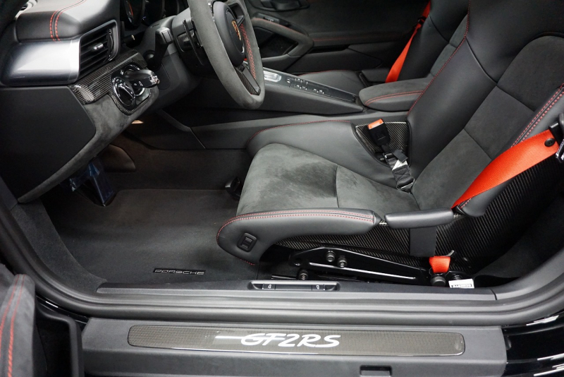 ポルシェ 911(Type991) GT2RS Weissach package  中古車