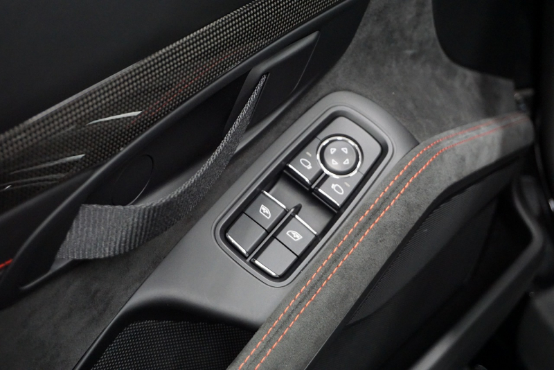 ポルシェ 911(Type991) GT2RS Weissach package  中古車