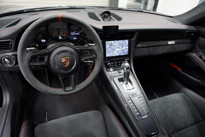 ポルシェ 911(Type991) GT2RS Weissach package  中古車