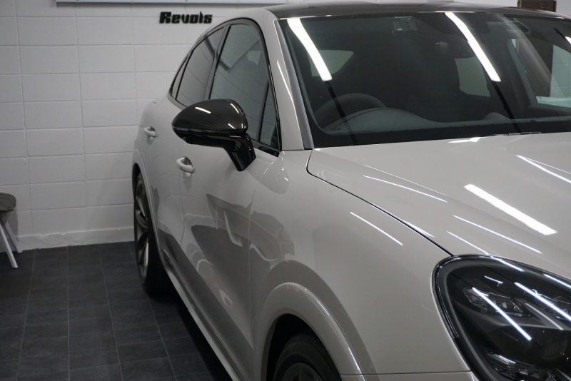 ポルシェ カイエン Cayenne GTS Coupe  Lightweight Sport Package Carbon  中古車