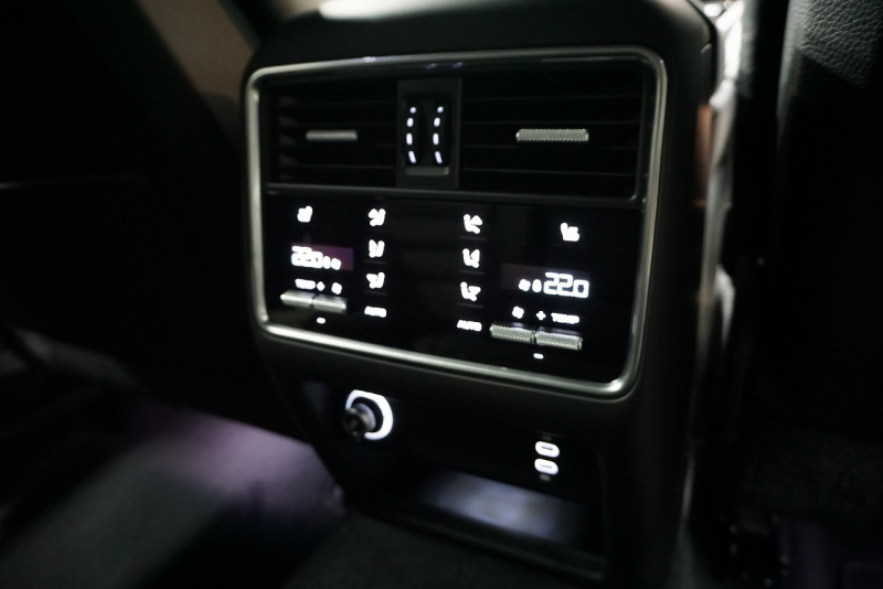 ポルシェ カイエン Cayenne GTS Coupe  Lightweight Sport Package Carbon  中古車