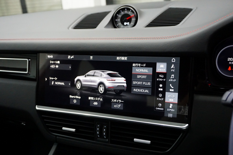 ポルシェ カイエン Cayenne GTS Coupe  Lightweight Sport Package Carbon  中古車