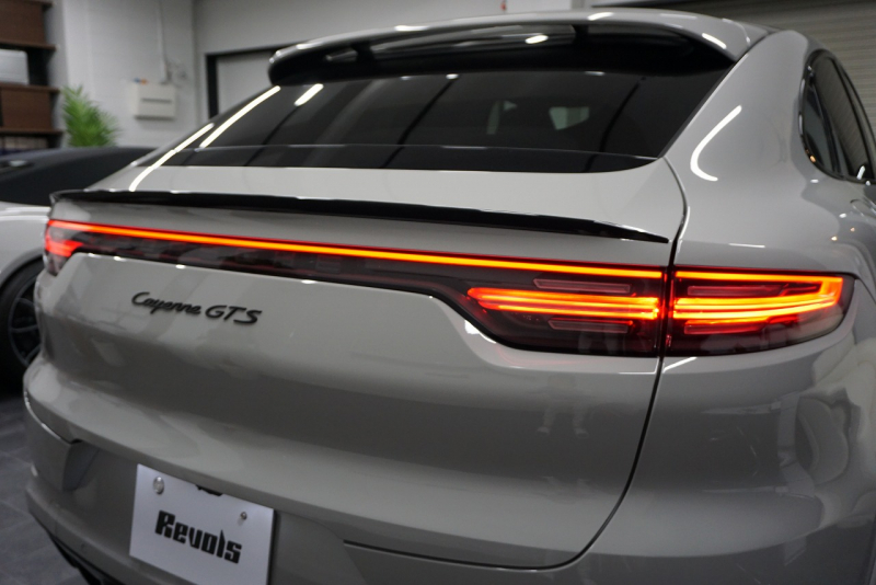 ポルシェ カイエン Cayenne GTS Coupe  Lightweight Sport Package Carbon  中古車