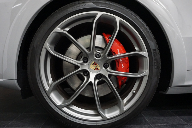 ポルシェ カイエン Cayenne GTS Coupe  Lightweight Sport Package Carbon  中古車