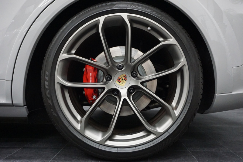 ポルシェ カイエン Cayenne GTS Coupe  Lightweight Sport Package Carbon  中古車