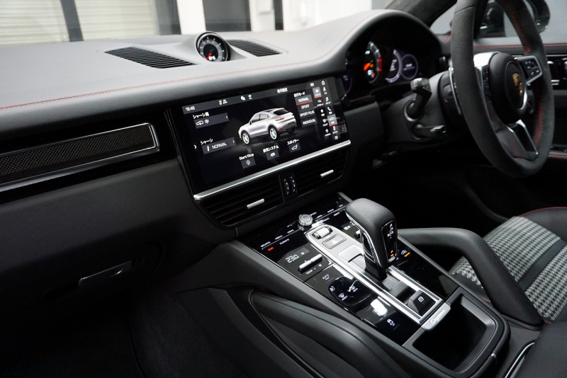 ポルシェ カイエン Cayenne GTS Coupe  Lightweight Sport Package Carbon  中古車