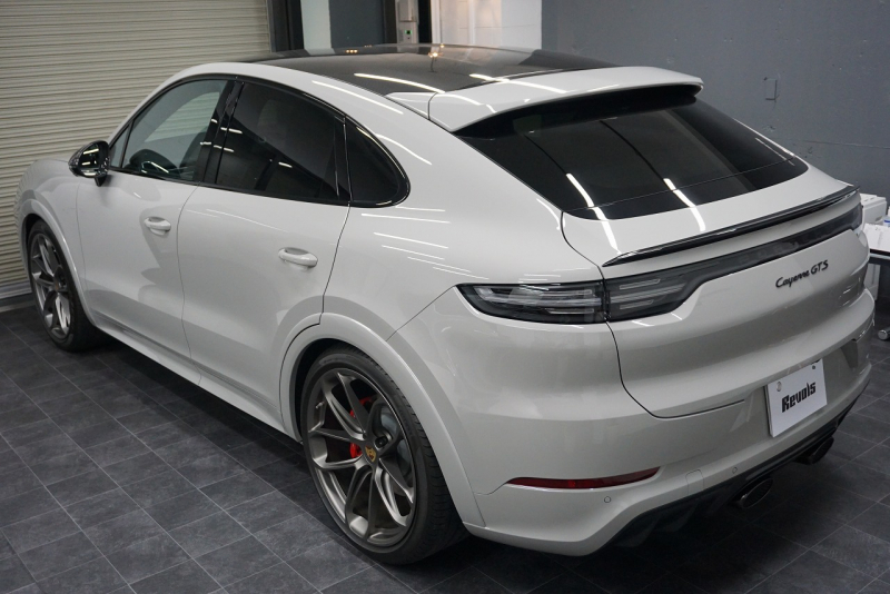 ポルシェ カイエン Cayenne GTS Coupe  Lightweight Sport Package Carbon  中古車