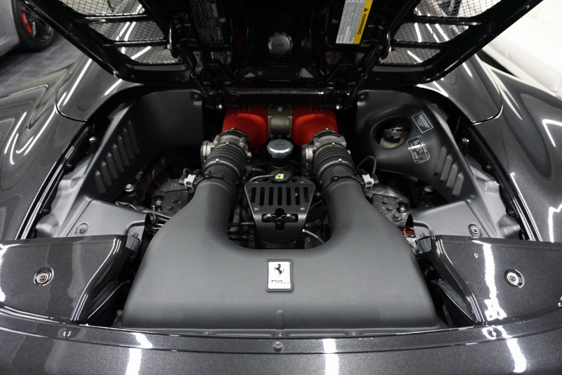 フェラーリ 458スパイダー 2015年最終年式正規ディーラー車 LEDカーボンステア ドライバーズゾーンカーボン  中古車