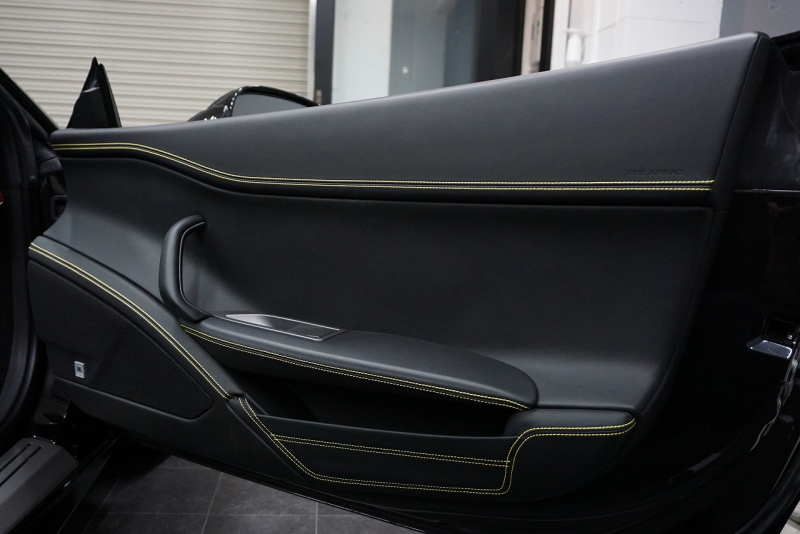 フェラーリ 458スパイダー 2015年最終年式正規ディーラー車 LEDカーボンステア ドライバーズゾーンカーボン  中古車