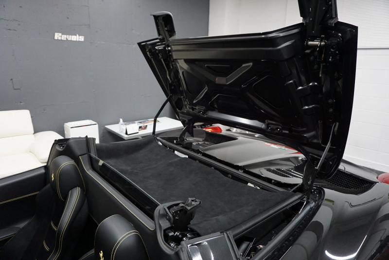 フェラーリ 458スパイダー 2015年最終年式正規ディーラー車 LEDカーボンステア ドライバーズゾーンカーボン  中古車