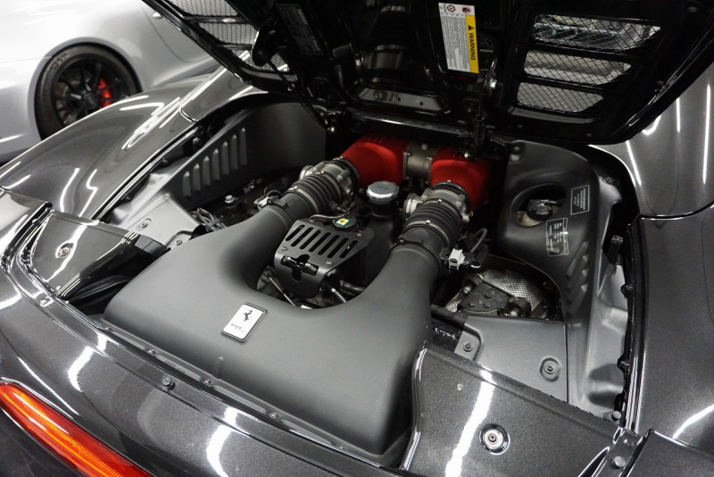 フェラーリ 458スパイダー 2015年最終年式正規ディーラー車 LEDカーボンステア ドライバーズゾーンカーボン  中古車