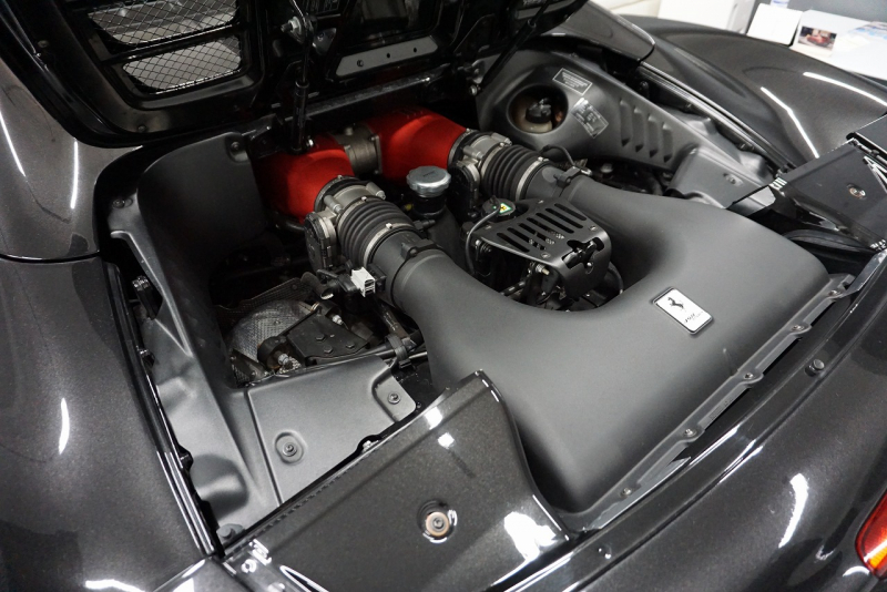 フェラーリ 458スパイダー 2015年最終年式正規ディーラー車 LEDカーボンステア ドライバーズゾーンカーボン  中古車