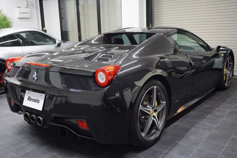 フェラーリ 458スパイダー 2015年最終年式正規ディーラー車 LEDカーボンステア ドライバーズゾーンカーボン  中古車
