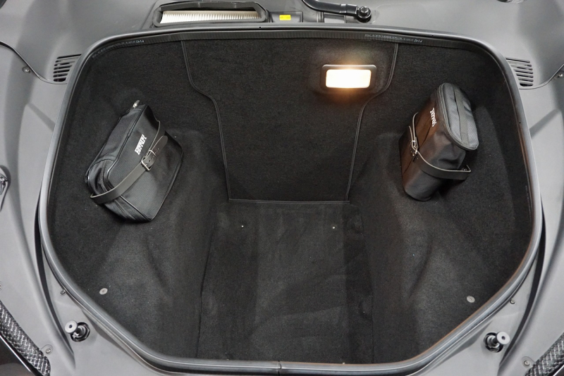 フェラーリ 458スパイダー 2015年最終年式正規ディーラー車 LEDカーボンステア ドライバーズゾーンカーボン  中古車