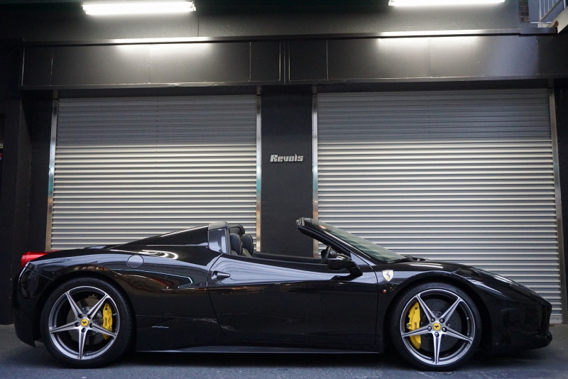 フェラーリ 458スパイダー 2015年最終年式正規ディーラー車 LEDカーボンステア ドライバーズゾーンカーボン  中古車