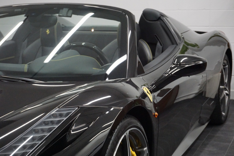 フェラーリ 458スパイダー 2015年最終年式正規ディーラー車 LEDカーボンステア ドライバーズゾーンカーボン  中古車