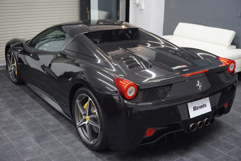 フェラーリ 458スパイダー 2015年最終年式正規ディーラー車 LEDカーボンステア ドライバーズゾーンカーボン  中古車