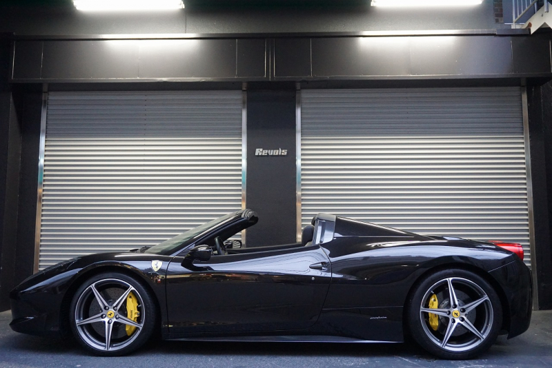 フェラーリ 458スパイダー 2015年最終年式正規ディーラー車 LEDカーボンステア ドライバーズゾーンカーボン  中古車