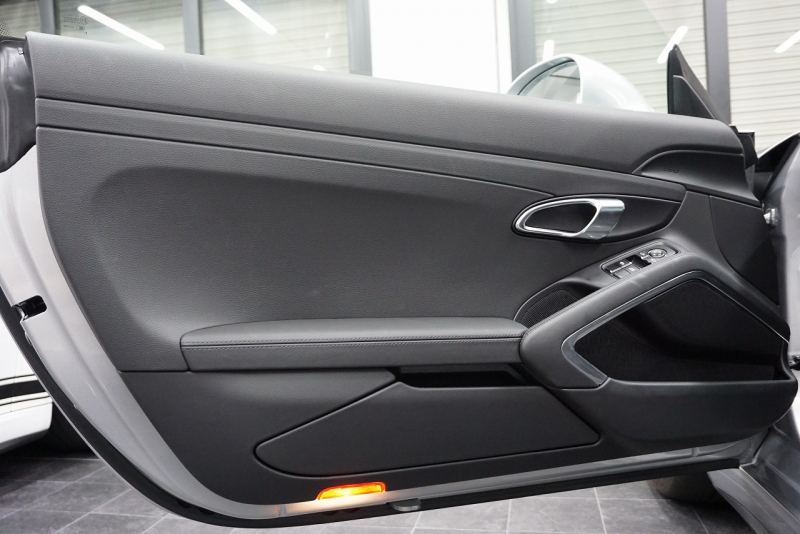 ポルシェ 911(Type991.2) GT3 (991.2)Touring Package スポーツクロノ フロントリフト  中古車