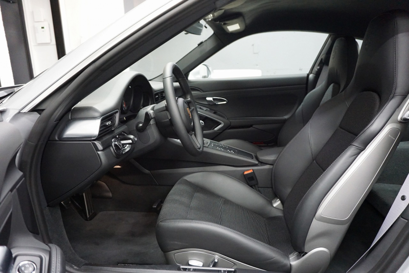 ポルシェ 911(Type991.2) GT3 (991.2)Touring Package スポーツクロノ フロントリフト  中古車