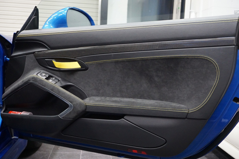 ポルシェ ケイマン GT4 PCCB アダプティブスポーツシート オールレザー＆コントラストステッチ サファイアブルー  中古車