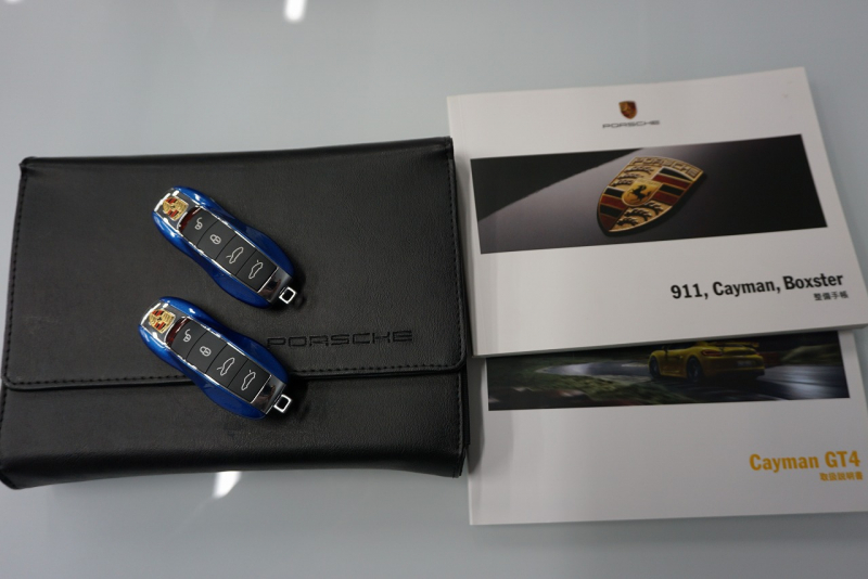 ポルシェ ケイマン GT4 PCCB アダプティブスポーツシート オールレザー＆コントラストステッチ サファイアブルー  中古車