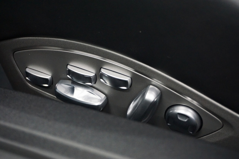 ポルシェ ケイマン GT4 PCCB アダプティブスポーツシート オールレザー＆コントラストステッチ サファイアブルー  中古車