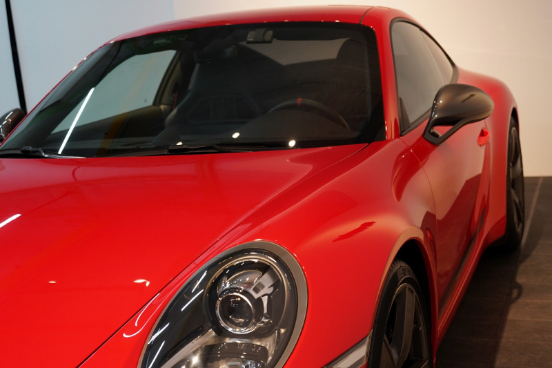 ポルシェ 911(Type991.2) Carrera T 日本未導入モデル7MT ショートシフト スポーツエグゾースト Bカメラ カーボンバケットチェック柄 ガーズレッド  中古車