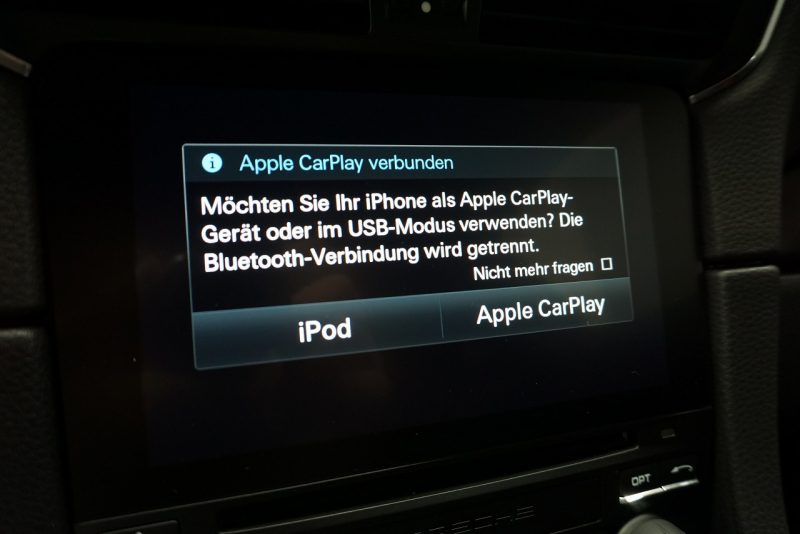 ポルシェ 911(Type991.2) Carrera T 日本未導入モデル7MT ショートシフト スポーツエグゾースト Bカメラ カーボンバケットチェック柄 ガーズレッド  中古車