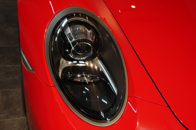 ポルシェ 911(Type991.2) Carrera T 日本未導入モデル7MT ショートシフト スポーツエグゾースト Bカメラ カーボンバケットチェック柄 ガーズレッド  中古車