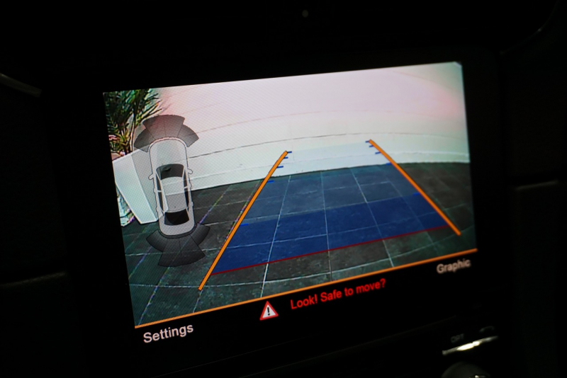 ポルシェ 911(Type991.2) Carrera T 日本未導入モデル7MT ショートシフト スポーツエグゾースト Bカメラ カーボンバケットチェック柄 ガーズレッド  中古車