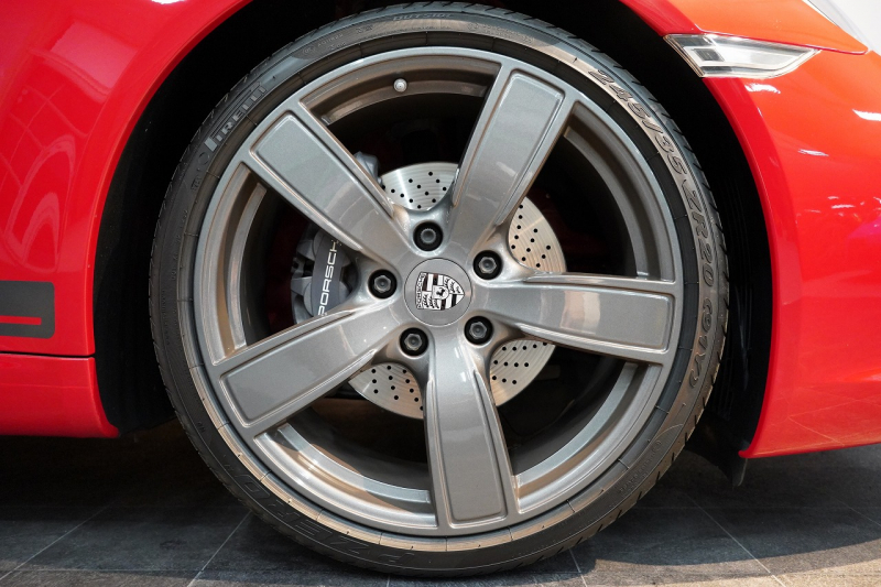 ポルシェ 911(Type991.2) Carrera T 日本未導入モデル7MT ショートシフト スポーツエグゾースト Bカメラ カーボンバケットチェック柄 ガーズレッド  中古車