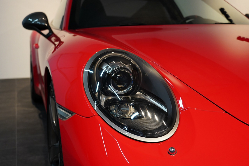 ポルシェ 911(Type991.2) Carrera T 日本未導入モデル7MT ショートシフト スポーツエグゾースト Bカメラ カーボンバケットチェック柄 ガーズレッド  中古車