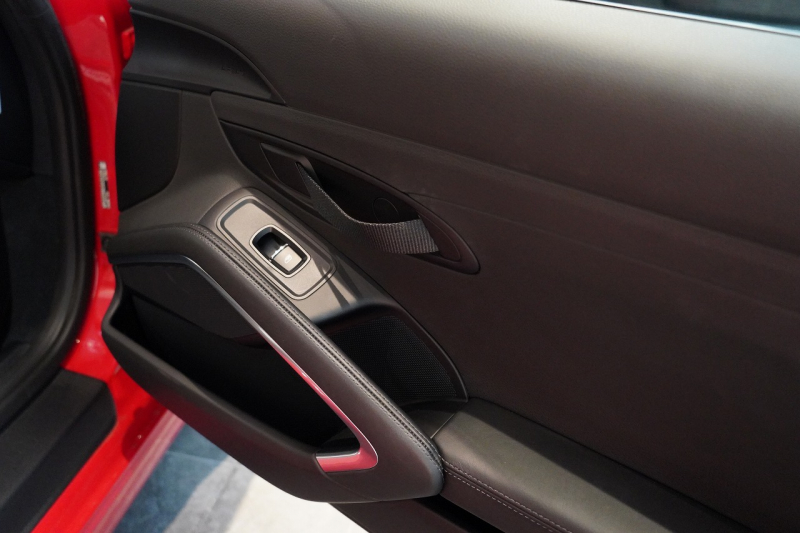 ポルシェ 911(Type991.2) Carrera T 日本未導入モデル7MT ショートシフト スポーツエグゾースト Bカメラ カーボンバケットチェック柄 ガーズレッド  中古車