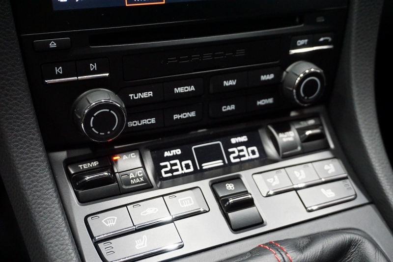 ポルシェ 911(Type991.2) Carrera T 日本未導入モデル7MT ショートシフト スポーツエグゾースト Bカメラ カーボンバケットチェック柄 ガーズレッド  中古車