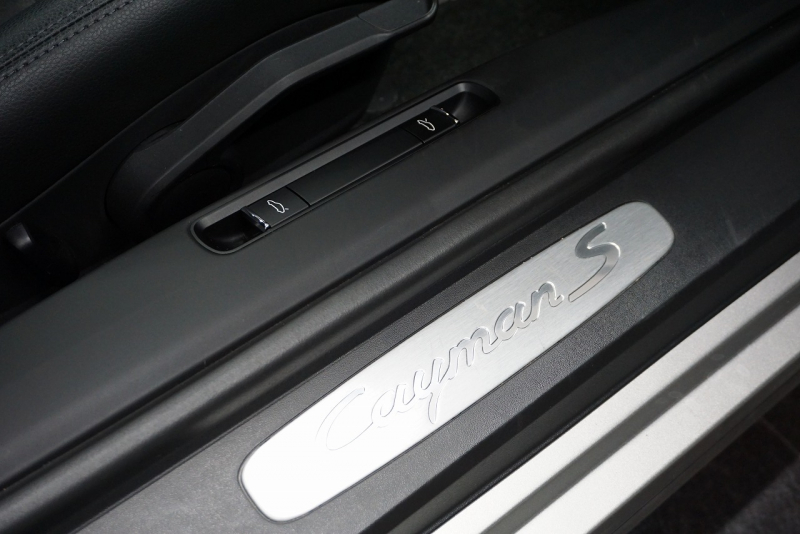 ポルシェ ケイマン Cayman S 6MT スポーツクロノパッケージ オートブリッピング プラチナシルバー  中古車