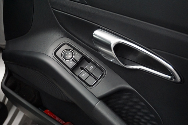 ポルシェ ケイマン Cayman S 6MT スポーツクロノパッケージ オートブリッピング プラチナシルバー  中古車