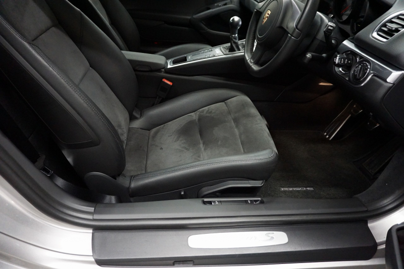 ポルシェ ケイマン Cayman S 6MT スポーツクロノパッケージ オートブリッピング プラチナシルバー  中古車