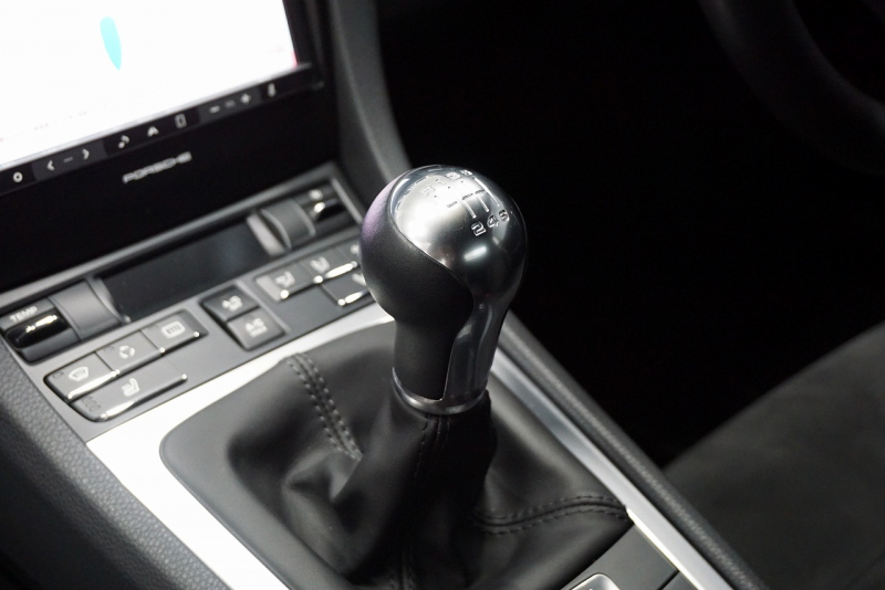 ポルシェ ケイマン Cayman S 6MT スポーツクロノパッケージ オートブリッピング プラチナシルバー  中古車