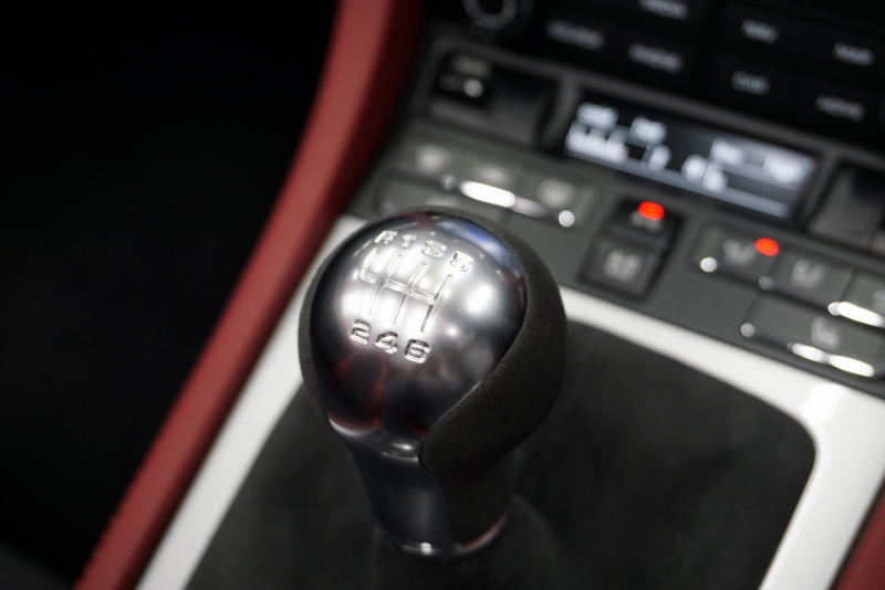 ポルシェ 718スパイダー Boxster Spyder  6MT スパイダークラシックインテリア LEDヘッドライト ブラック 中古車 中古車