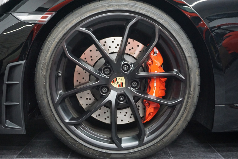 ポルシェ 718スパイダー Boxster Spyder  6MT スパイダークラシックインテリア LEDヘッドライト ブラック 中古車 中古車